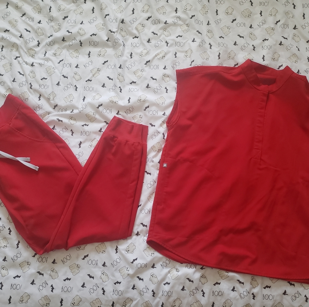 Winning red figs set